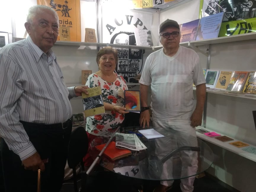 Photo of Pesquisadores do cordel visitam stand da Academia no Salão do Artesanato Paraibano